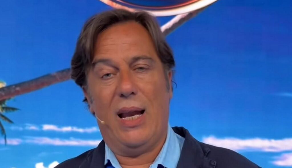 Dario Cassini contro Isola Famosi